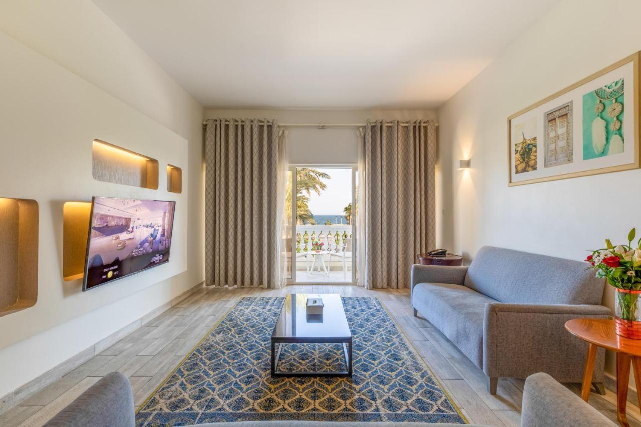 Sealine Beach, A Murwab Resort Mesaieed Exterior photo A suite at the hotel
